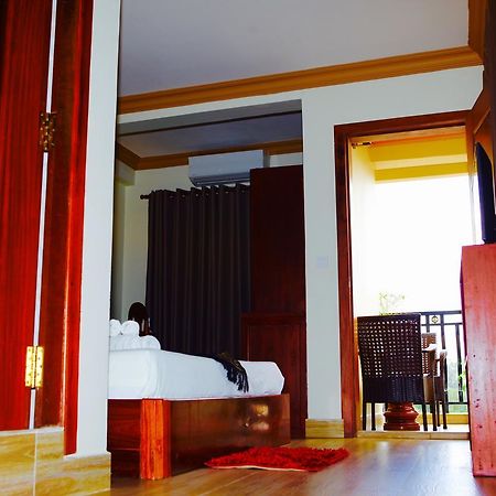 Dynsey Boutique Hotel Phnom Penh Exterior photo