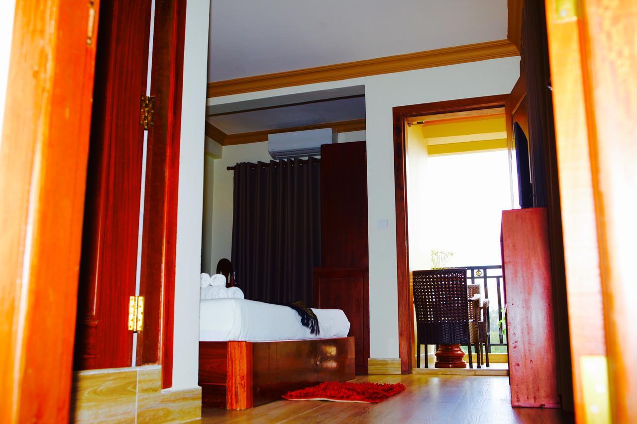 Dynsey Boutique Hotel Phnom Penh Exterior photo