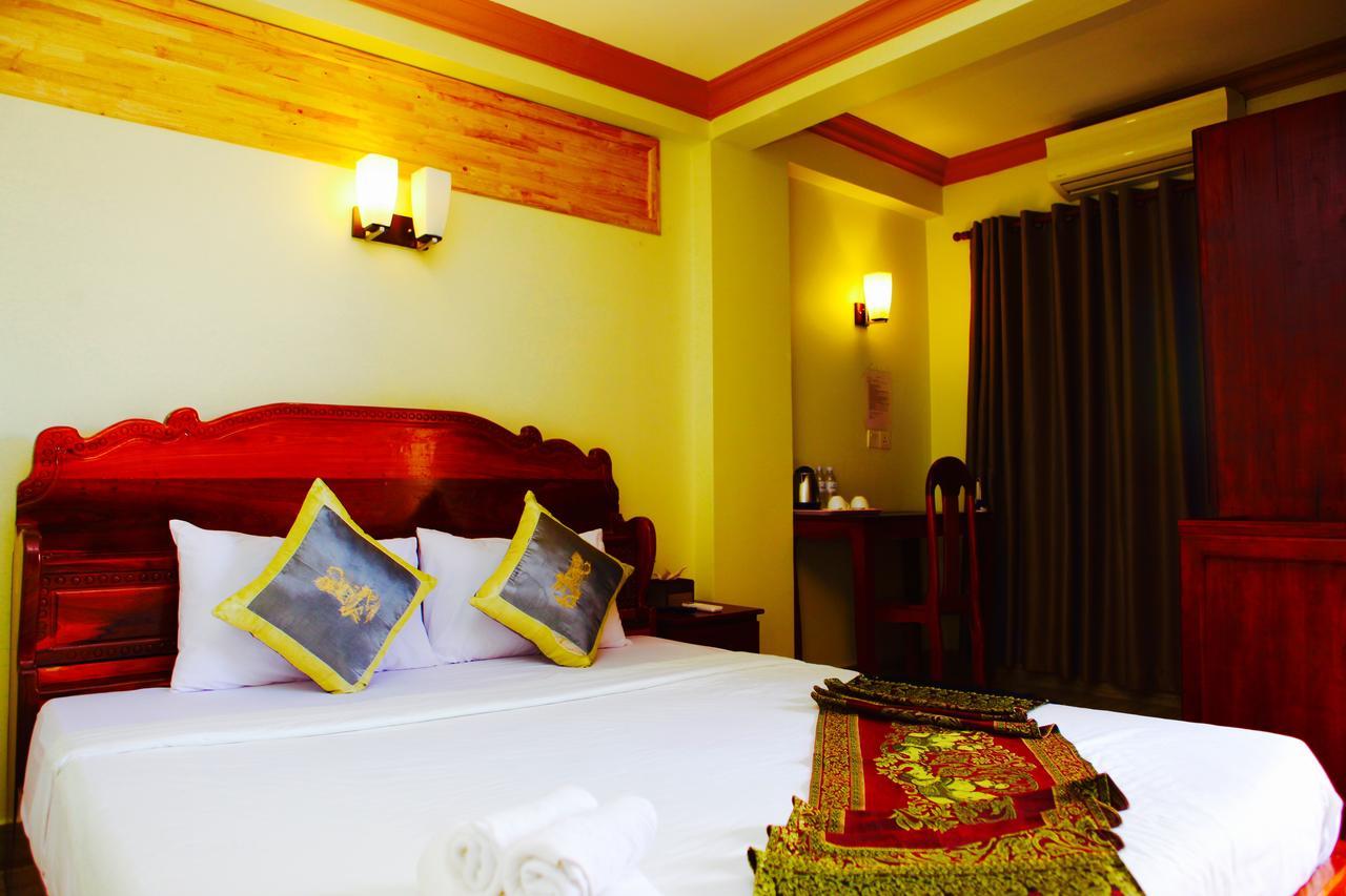 Dynsey Boutique Hotel Phnom Penh Exterior photo