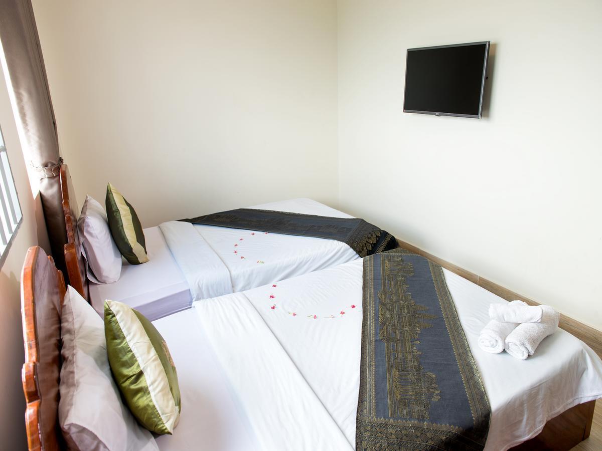 Dynsey Boutique Hotel Phnom Penh Exterior photo