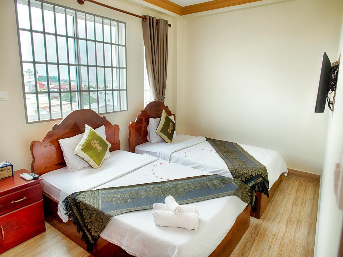 Dynsey Boutique Hotel Phnom Penh Exterior photo