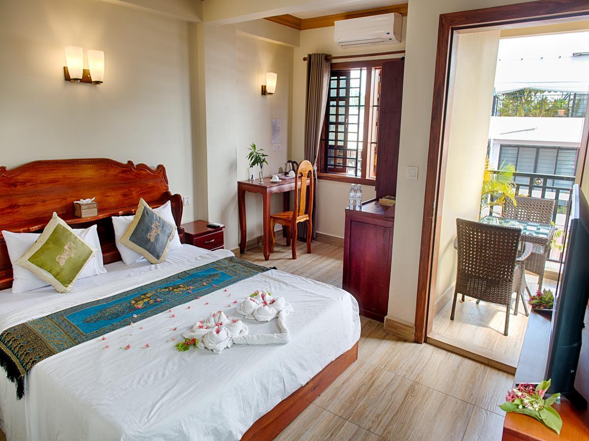 Dynsey Boutique Hotel Phnom Penh Exterior photo