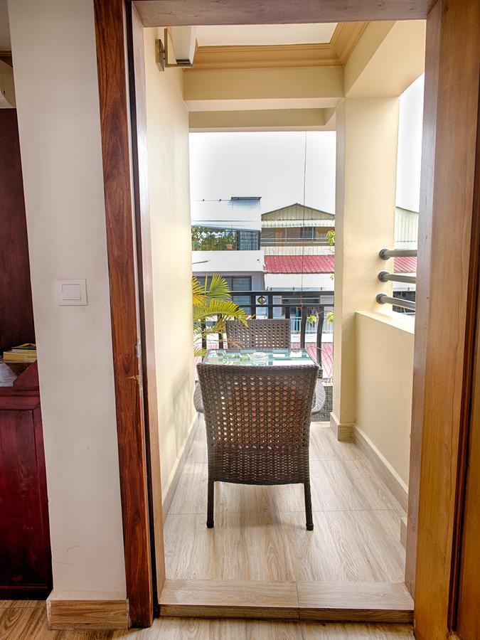 Dynsey Boutique Hotel Phnom Penh Exterior photo