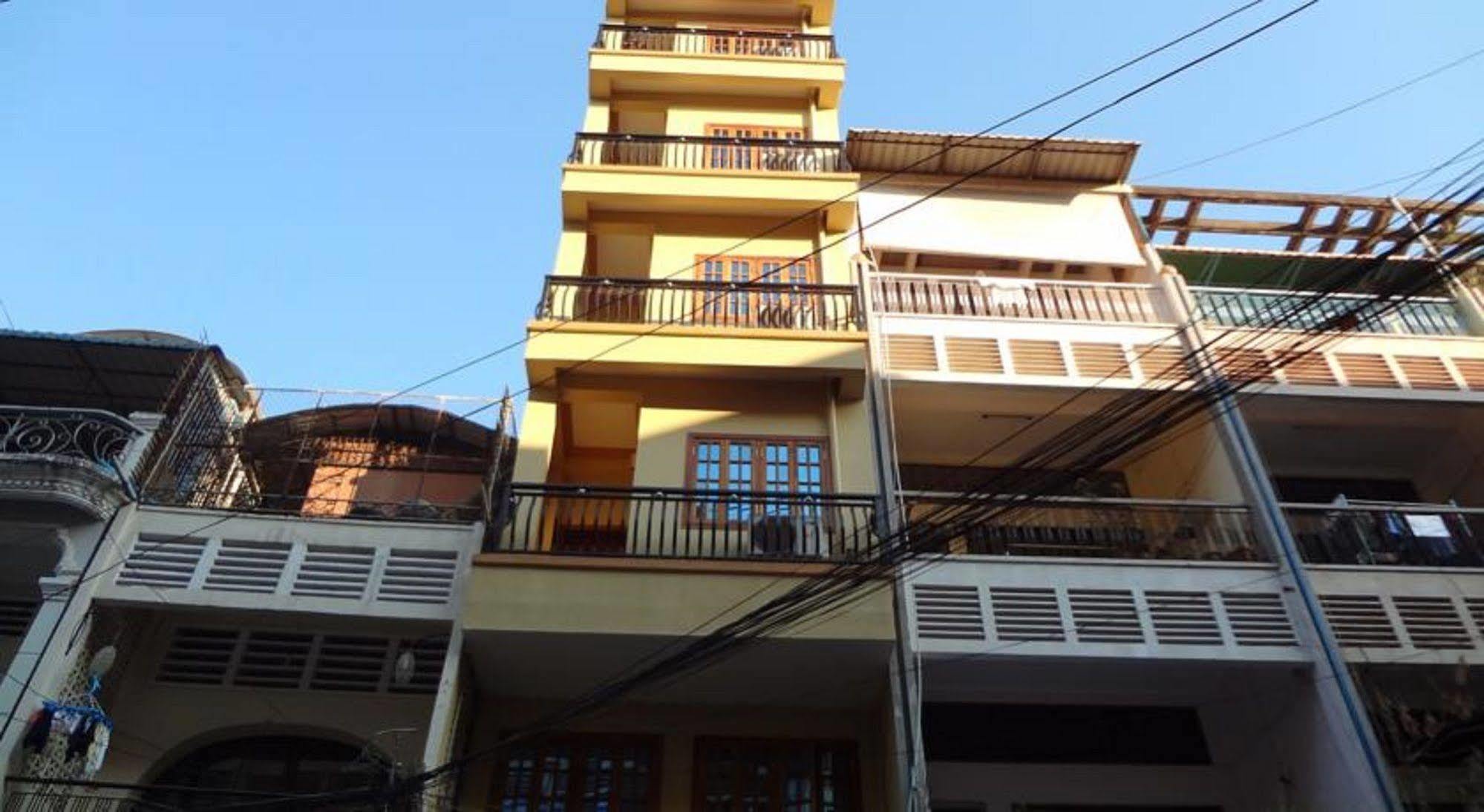 Dynsey Boutique Hotel Phnom Penh Exterior photo