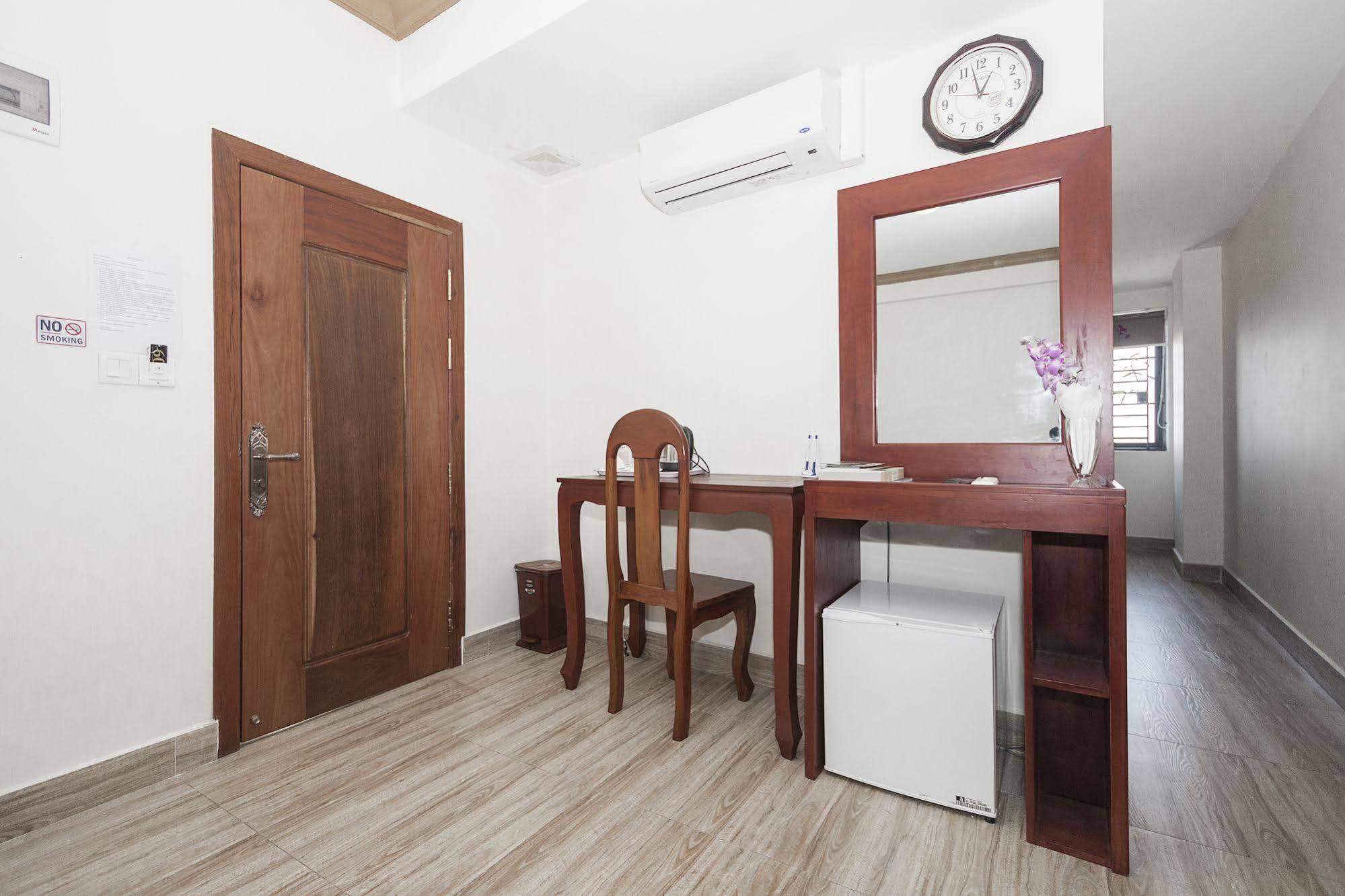 Dynsey Boutique Hotel Phnom Penh Exterior photo