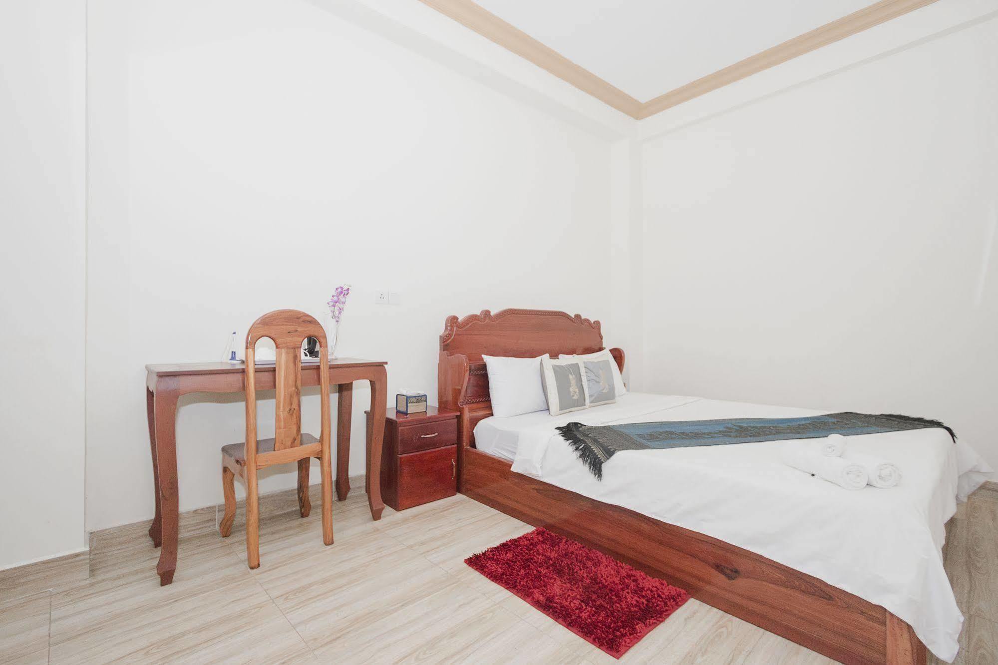 Dynsey Boutique Hotel Phnom Penh Exterior photo