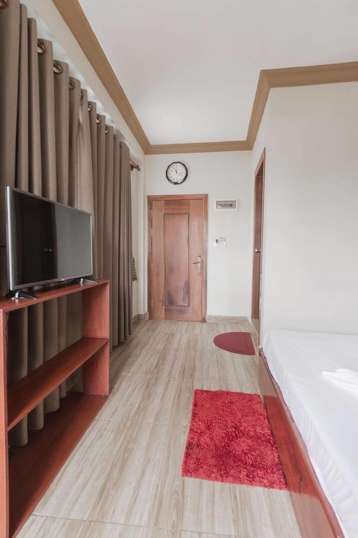Dynsey Boutique Hotel Phnom Penh Exterior photo