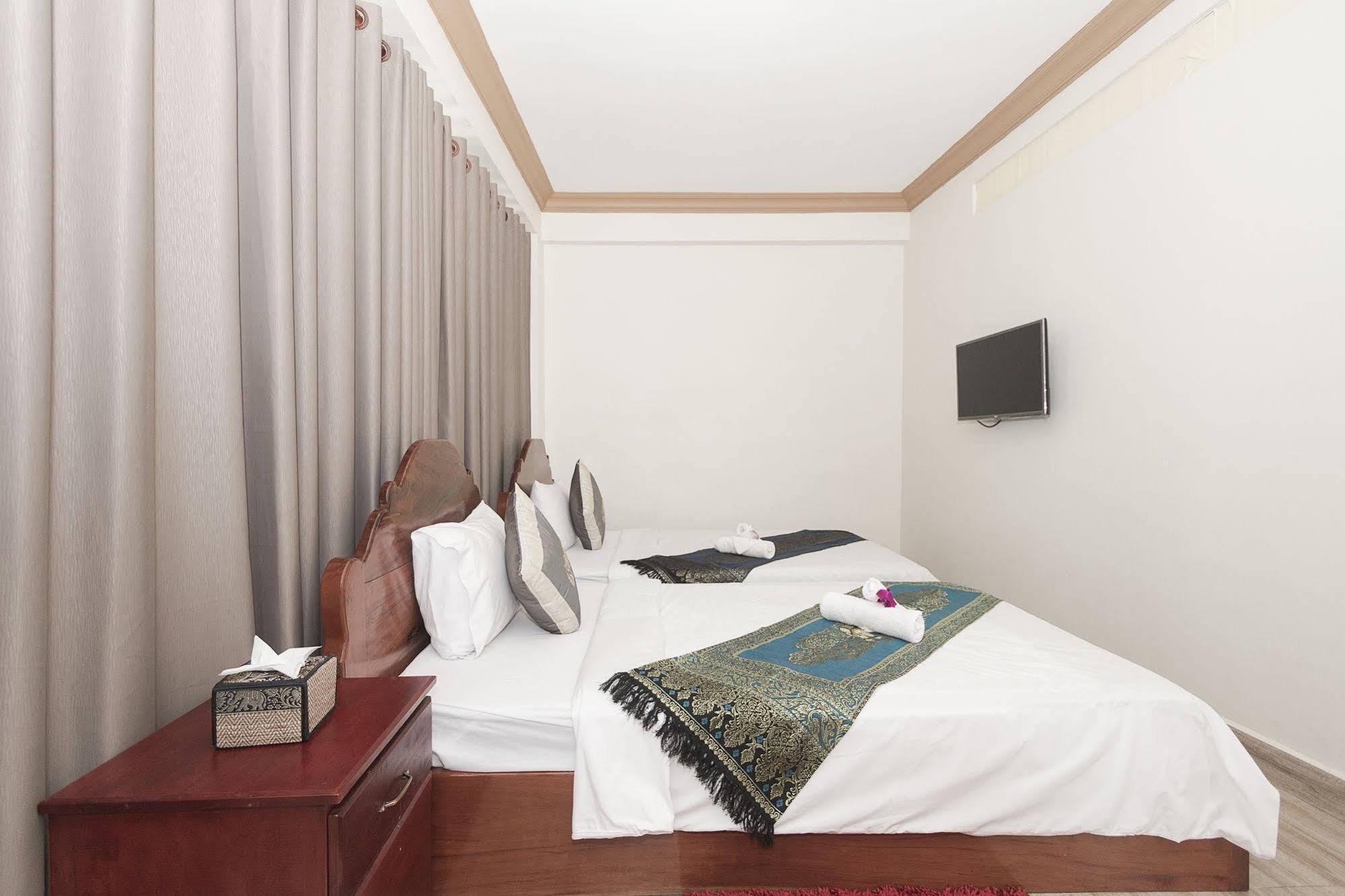 Dynsey Boutique Hotel Phnom Penh Exterior photo