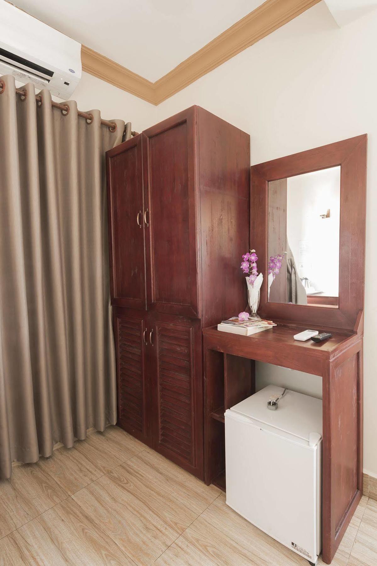 Dynsey Boutique Hotel Phnom Penh Exterior photo